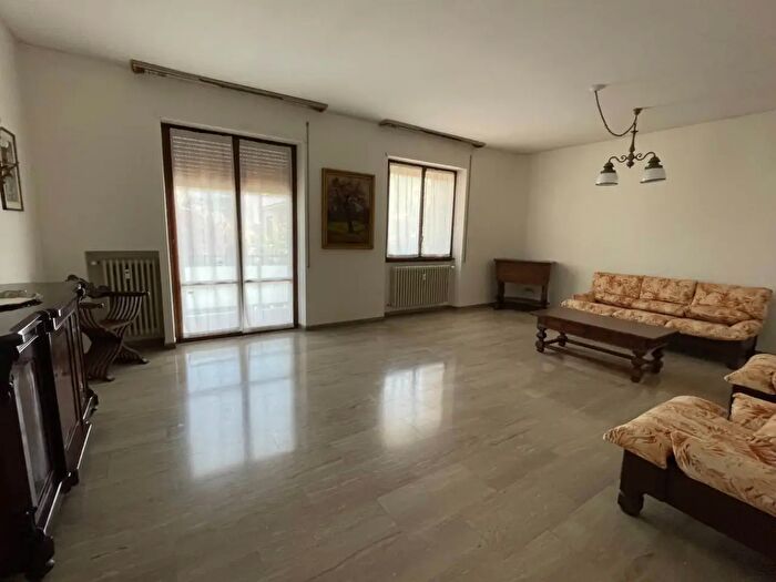 Appartamento con 6 locali in vendita in Viale della Vittoria, Pesaro