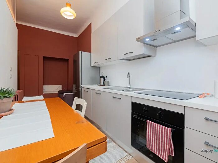 Appartamento bilocale in affitto in Via Benaco, Milano