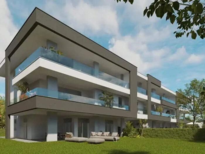 Appartamento trilocale in vendita in Via Vittorio Veneto, Cadorago