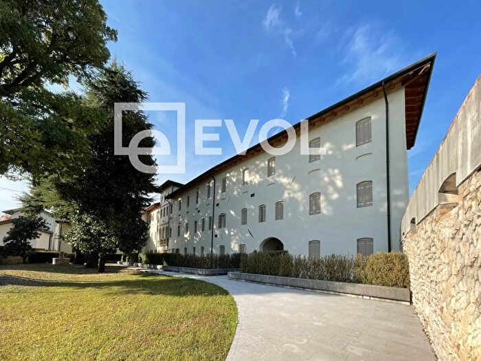 Appartamento con 5 locali in vendita in Via Zat Sereno, Caneva