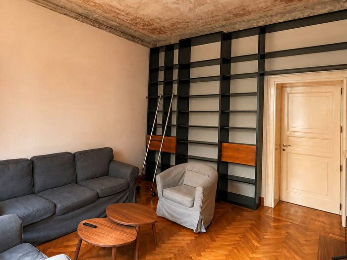 Appartamento trilocale in affitto in Via Castel Morrone, Indipendenza, Milano
