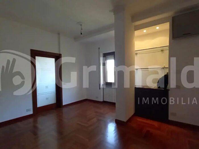 Appartamento trilocale in vendita in Via Suor Celestina Donati, Roma