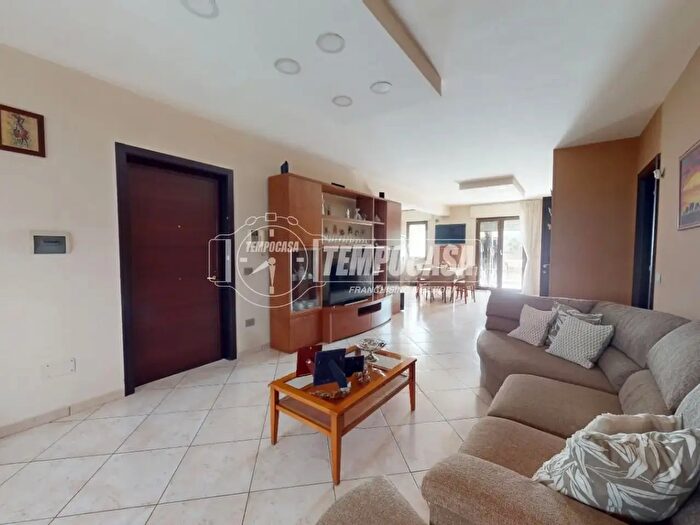 Appartamento quadrilocale in vendita in Via degli Olmi, Trentola Ducenta