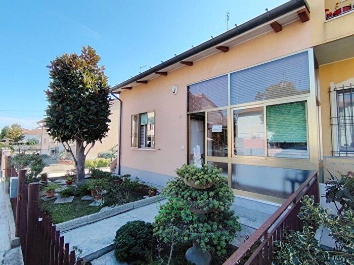 Casa quadrilocale in affitto in VIA LORENZO CAPPELLI, Sant'Orso, Fano