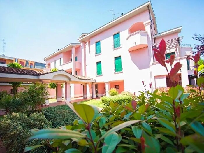 Appartamento con 6 locali in vendita in Rolo