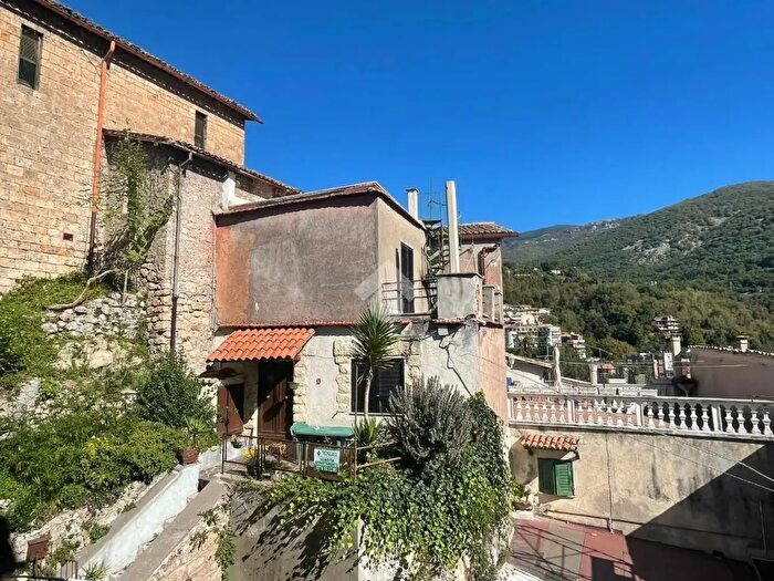 Casa con 5 locali in vendita in Via Giulio Valente, Subiaco