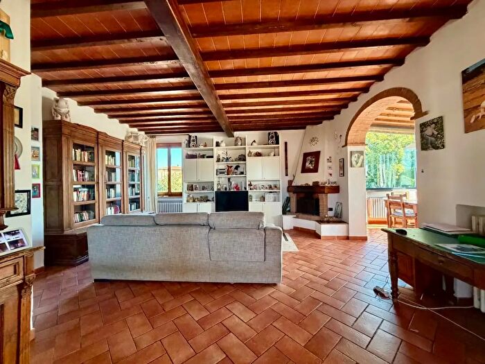 Casa con 8 locali in vendita in a dei Bassi, Signa