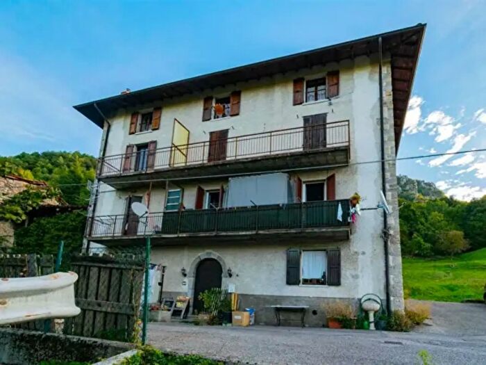 Appartamento trilocale in vendita in Via Tessi, Zogno