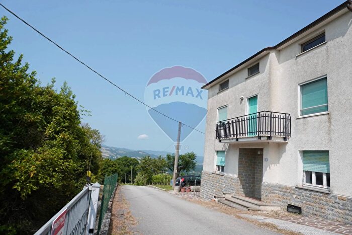 Appartamento quadrilocale in vendita in Via Nazzareno Petrini Rossi, Gubbio