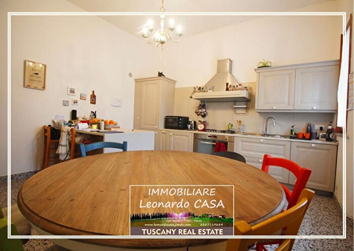 Casa con 5 locali in vendita in Capraia E Limite