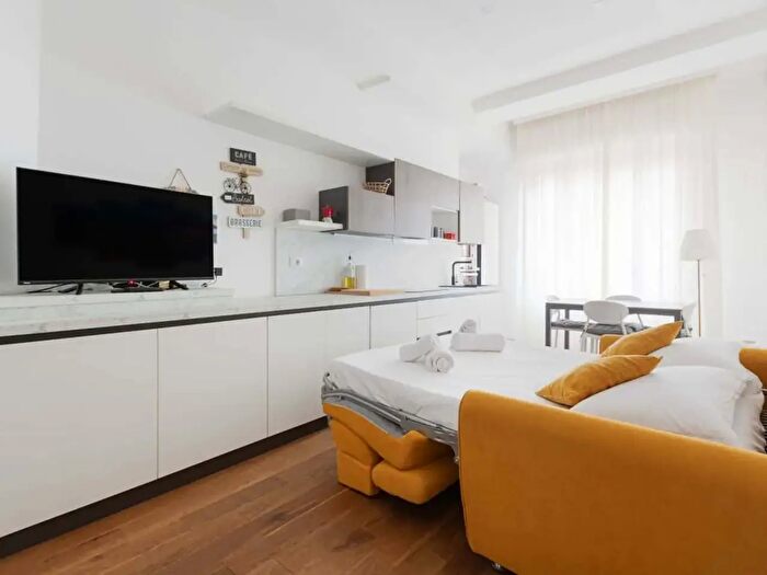 Appartamento monolocale in affitto in Viale Tunisia, Milano