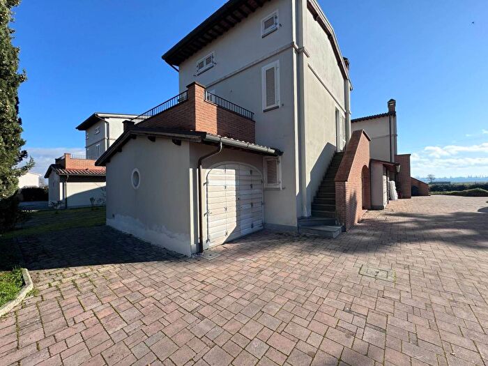 Appartamento con 6 locali in affitto in Via Voltura, Foiano della Chiana