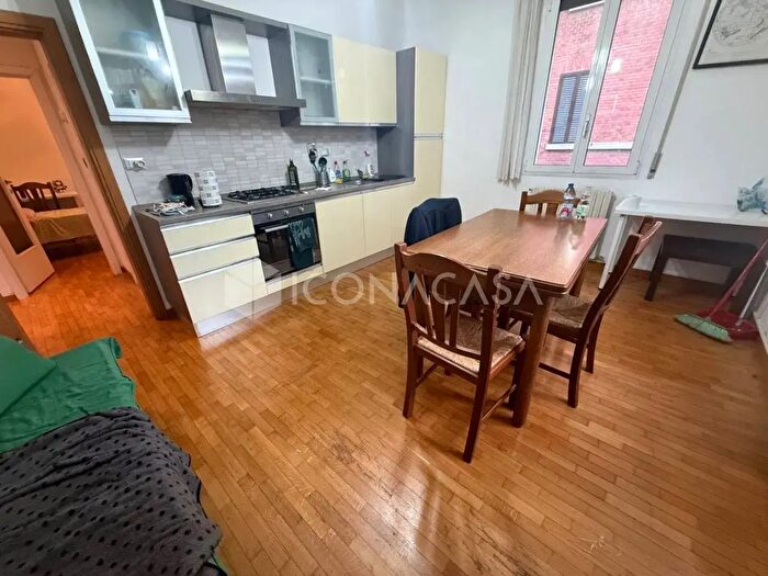 Appartamento bilocale in vendita in Via Vittorio Veneto, Bologna