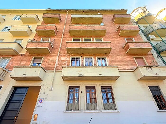 Appartamento trilocale in vendita in Via Caramagna, Torino