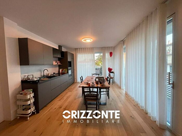 Appartamento trilocale in affitto in Viale Pecori Giraldi, Centro, Bassano del Grappa