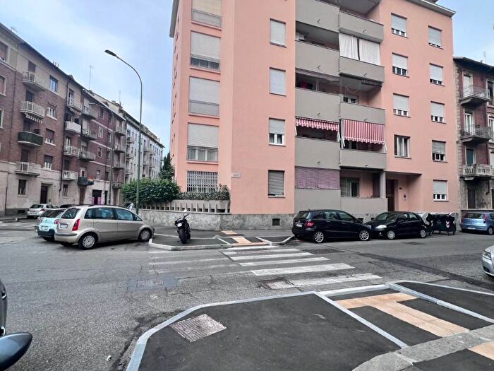 Appartamento trilocale in affitto in Via Cesana, Cenisia, Torino