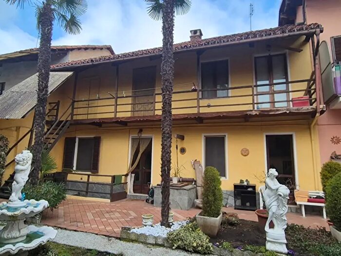 Appartamento quadrilocale in vendita in Via Castello, Frossasco