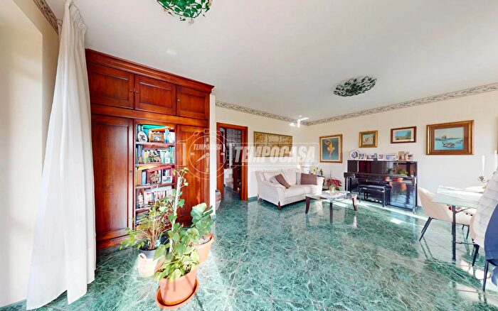 Casa quadrilocale in vendita in Via Veneto Giorgilorio, Surbo