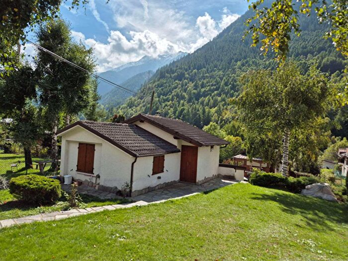 Casa con 7 locali in vendita in Via delle Gure, Fenestrelle