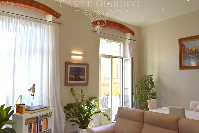 Casa con 5 locali in vendita in Viareggio