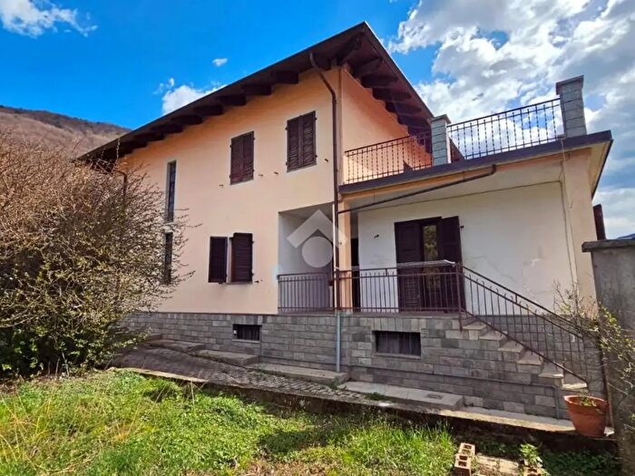 Casa con 7 locali in vendita in Via Nazionale, Villar Perosa