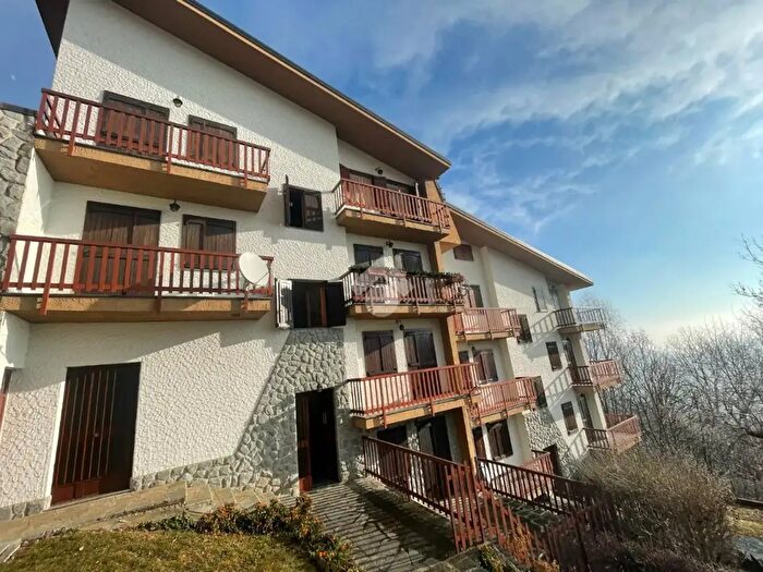 Appartamento trilocale in vendita in Via Strada Fontana Sistina, Monastero Di Lanzo