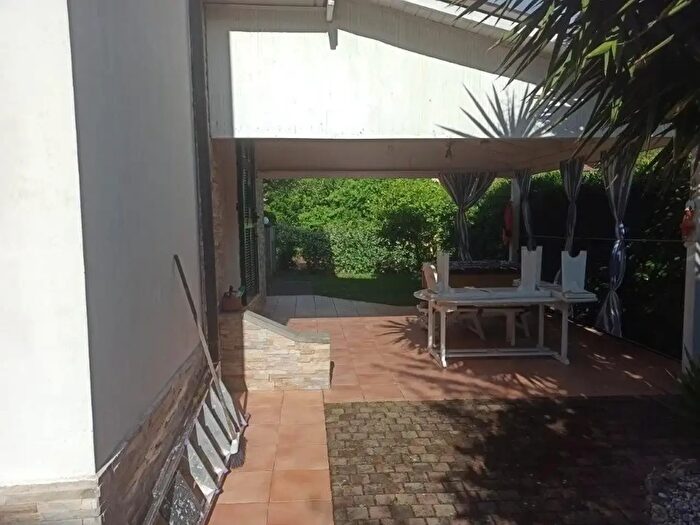 Casa quadrilocale in vendita in Ameglia