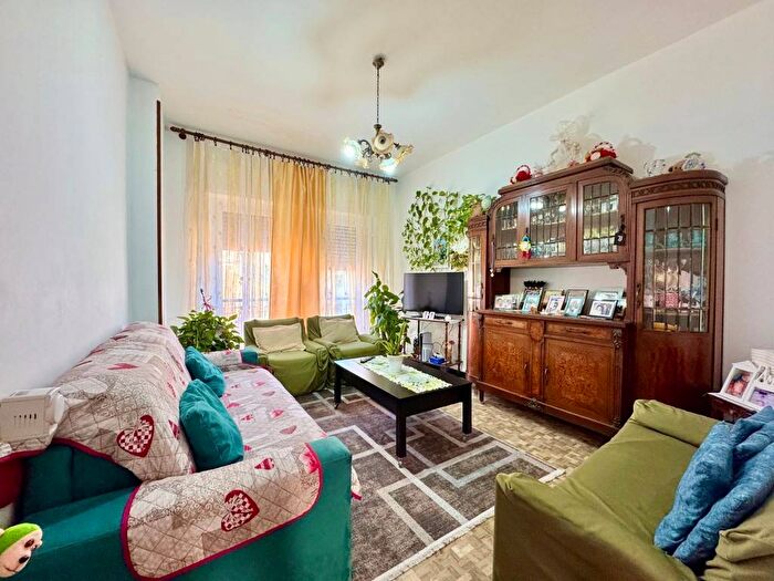 Appartamento quadrilocale in affitto in Via Artallo, Porto Maurizio, Imperia