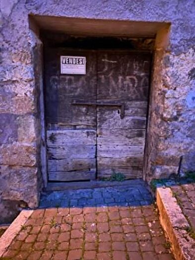 Appartamento trilocale in vendita in Via Porta Cardinale, Guarcino