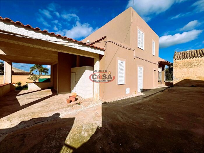 Casa con 6 locali in vendita in Marsala
