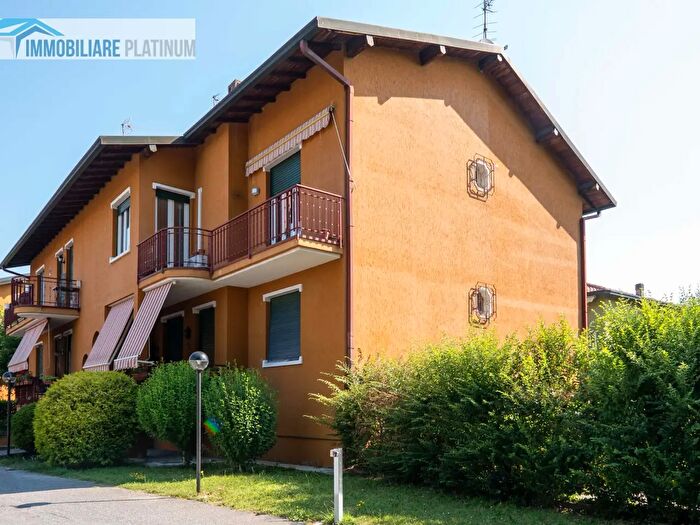 Appartamento trilocale in vendita in Via Mazzini, Biassono