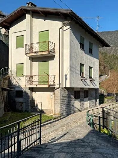 Casa con 5 locali in vendita in Frazione Case Stefanino, Varzo