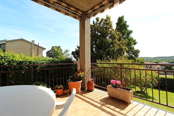 Appartamento quadrilocale in vendita in Via dei Biancospini, Verona