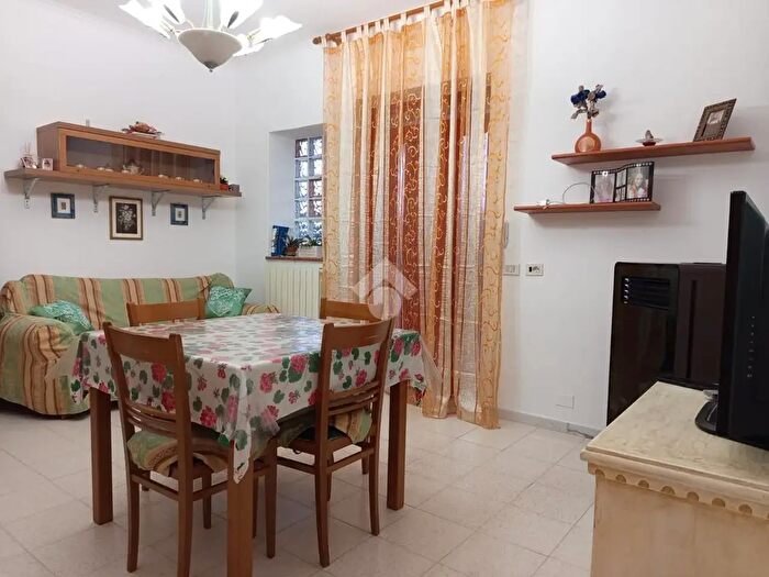 Casa con 6 locali in vendita in Ginosa