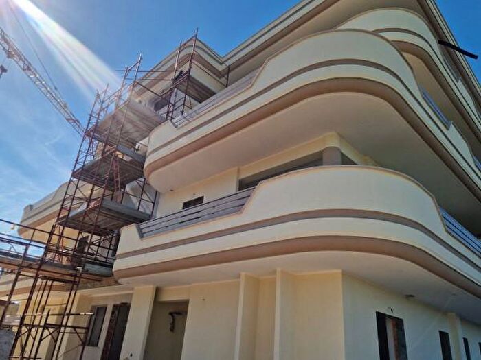 Appartamento trilocale in vendita in Via di Casal Morena, Roma