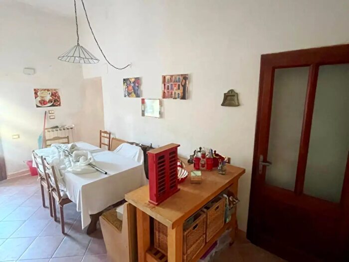 Casa con 10 locali in vendita in Vicopisano