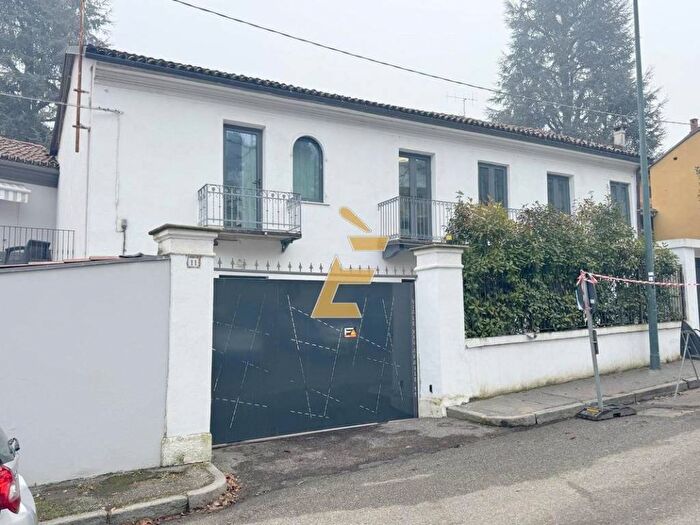 Casa con 6 locali in affitto in Via XXV Aprile, Cavoretto, Torino
