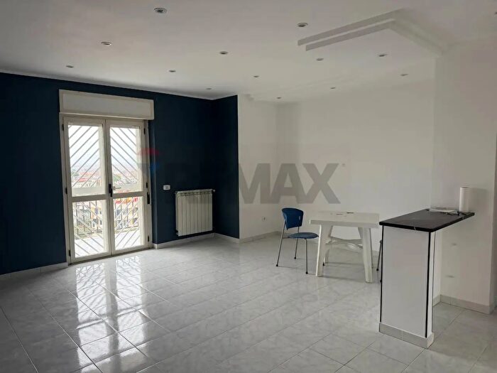 Appartamento trilocale in affitto in Marano Di Napoli