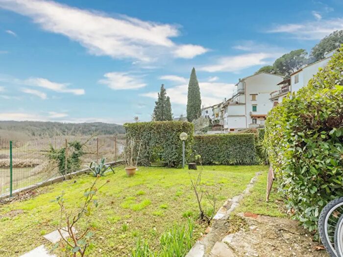 Casa con 6 locali in vendita in Piazza Cesare Battisti, Carmignano