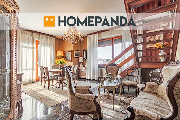 Appartamento con 15 locali in vendita in Via Giovanni Paolo II, Alzate Brianza