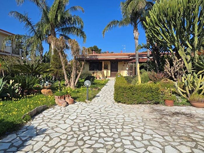 Casa quadrilocale in affitto in Via del Cipresso, Torre Muzza, Carini