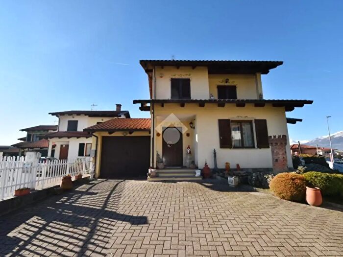 Casa con 5 locali in vendita in Via Burolo, Bollengo