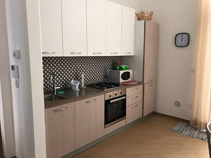 Appartamento trilocale in affitto in Via Taranto, Centro Storico, Brindisi