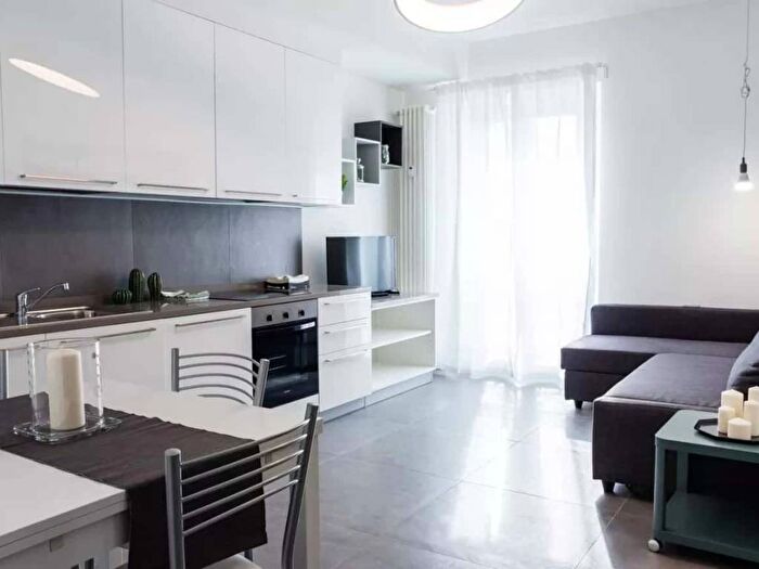Appartamento bilocale in affitto in Via San Gerolamo Emiliani, Porta Romana Medaglie d'Oro, Milano