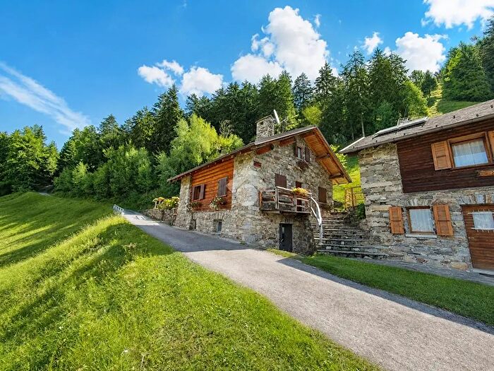 Casa con 5 locali in vendita in Località Alp, Grosio