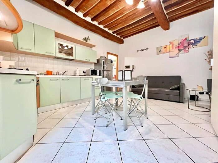 Appartamento bilocale in vendita in Via Giuseppe Garibaldi, Colle Di Val D'Elsa