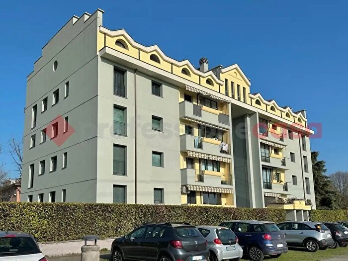Appartamento quadrilocale in vendita in Via Luigi Einaudi, Opera