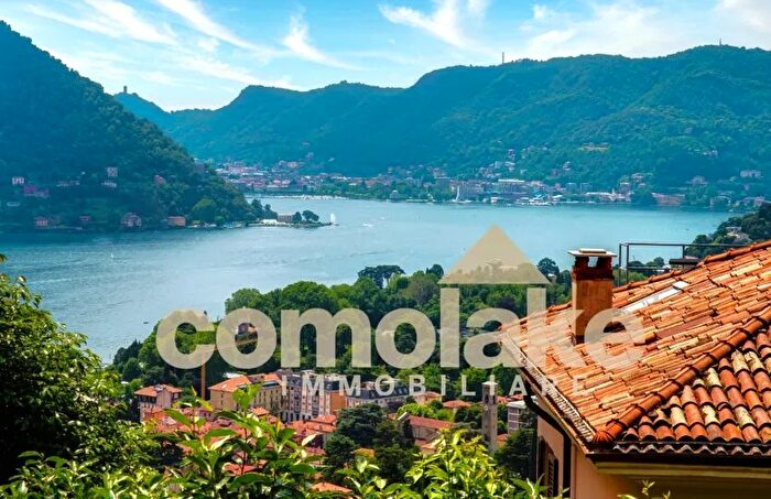 Casa con 5 locali in vendita in Vicolo Stomaino Cernobbio Collinare Panoramico Residenziale, Cernobbio