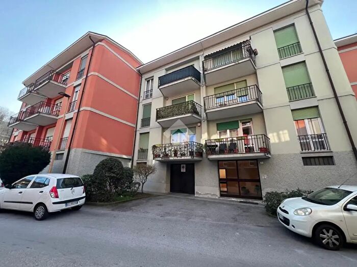 Appartamento trilocale in affitto in Via Ciro Menotti, Alba