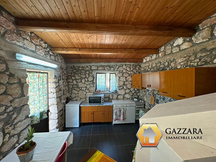 Casa trilocale in vendita in Contrada Tradituso Snc, Canicattini Bagni